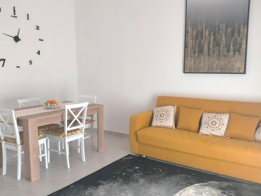 Holiday House Chiara Сант-Антиоко Экстерьер фото