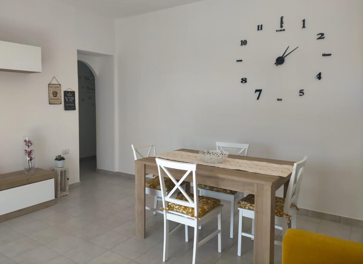 Holiday House Chiara Сант-Антиоко Экстерьер фото
